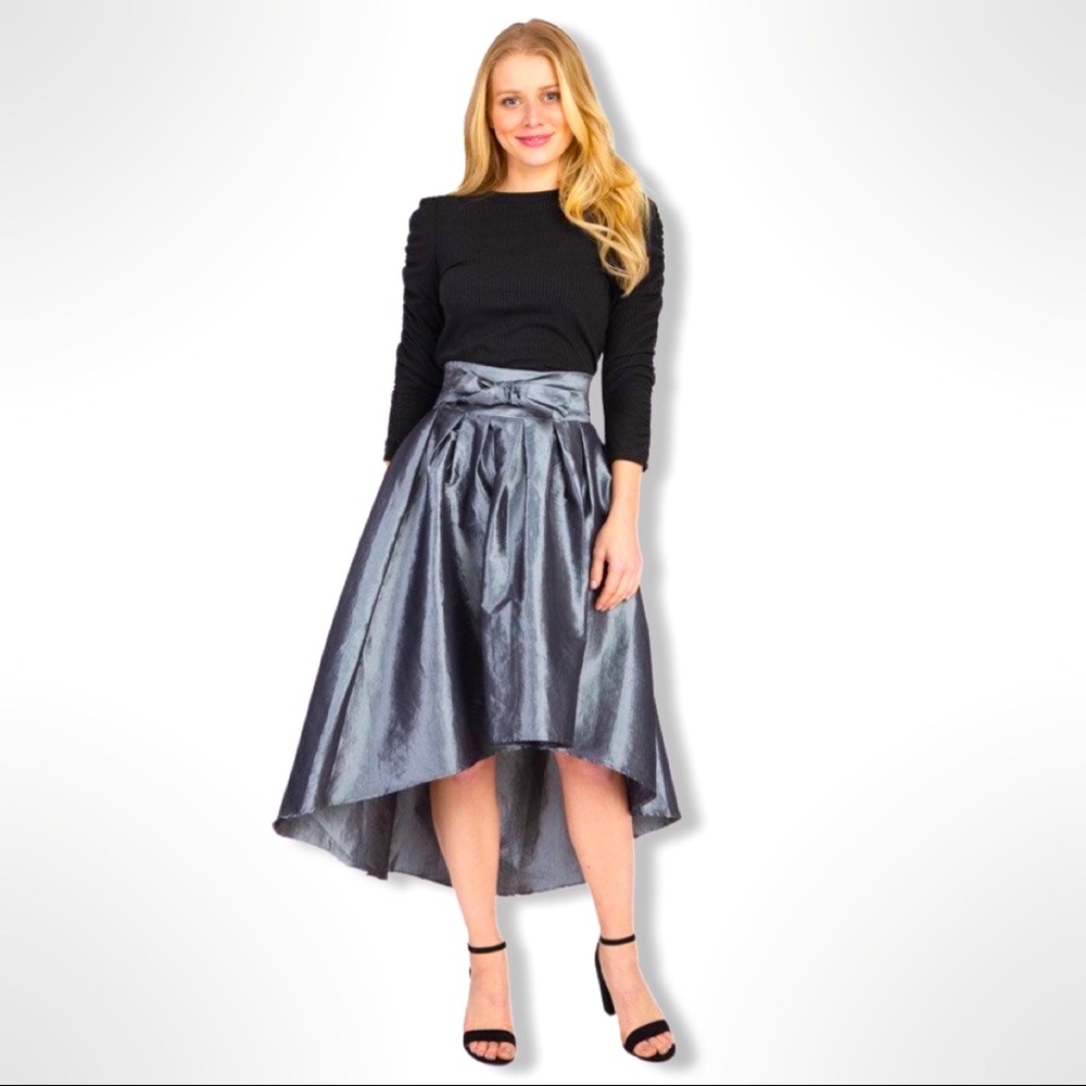 Elegant Metallic Silver Taffeta High-Low Skirt - Size Large